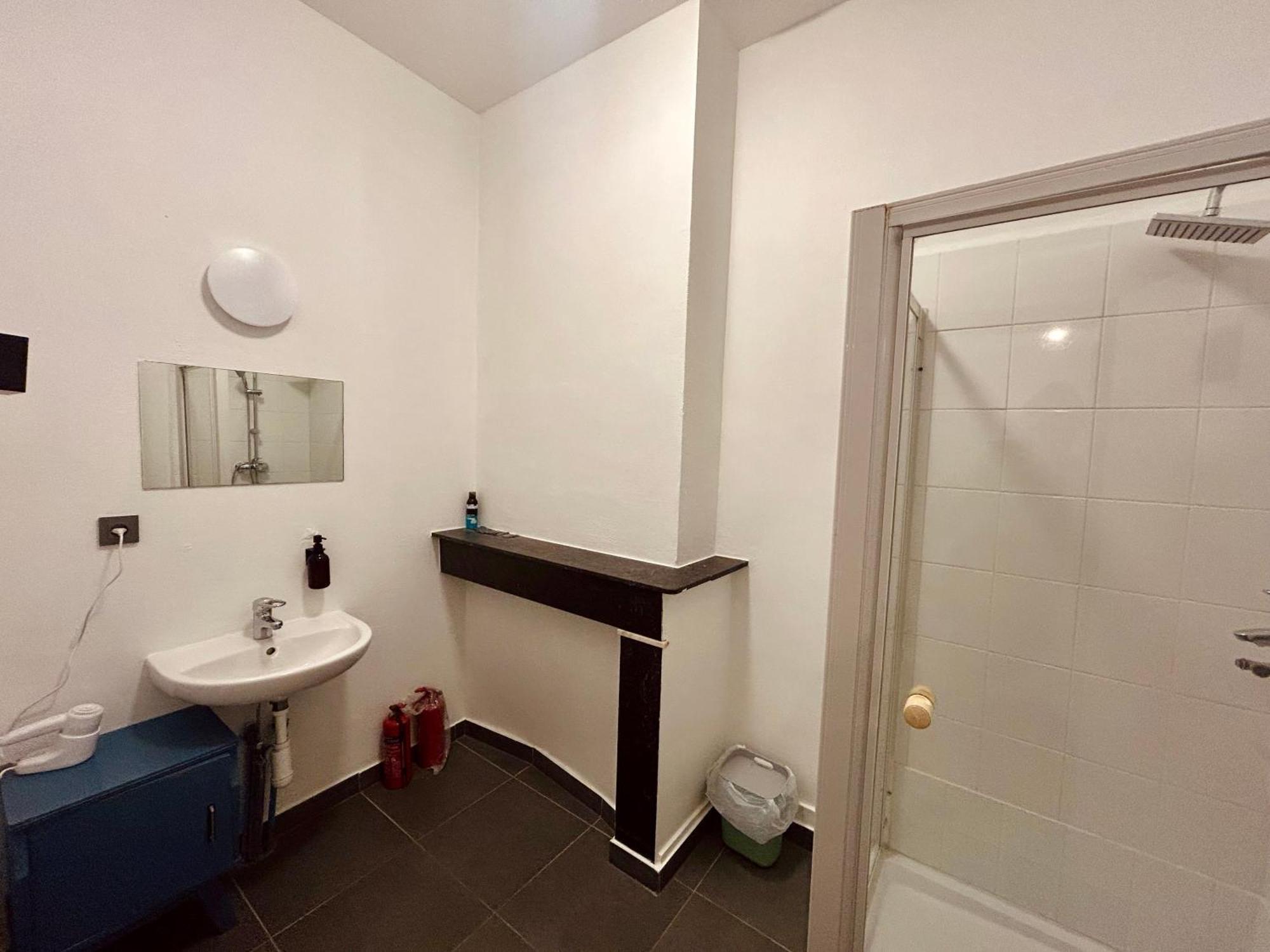 European District Hostel Brussels Ngoại thất bức ảnh