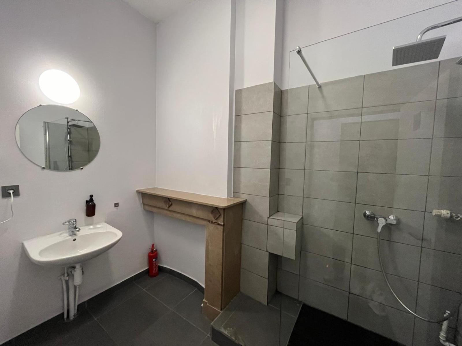 European District Hostel Brussels Ngoại thất bức ảnh