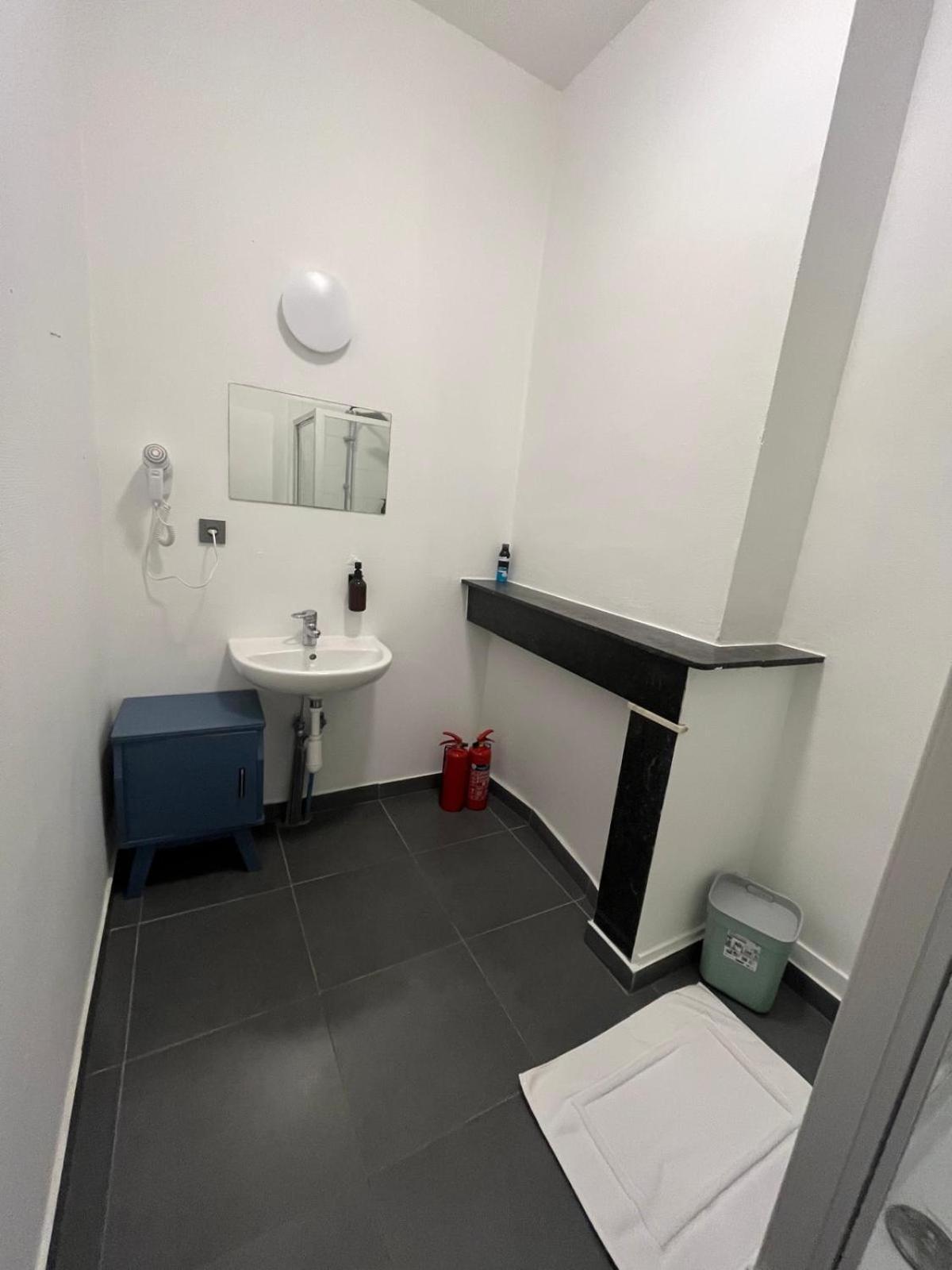 European District Hostel Brussels Ngoại thất bức ảnh