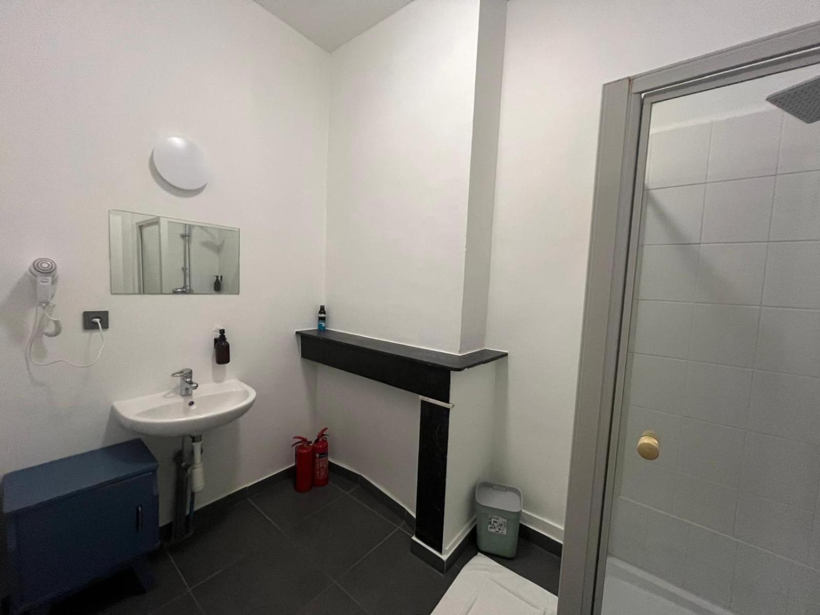 European District Hostel Brussels Ngoại thất bức ảnh